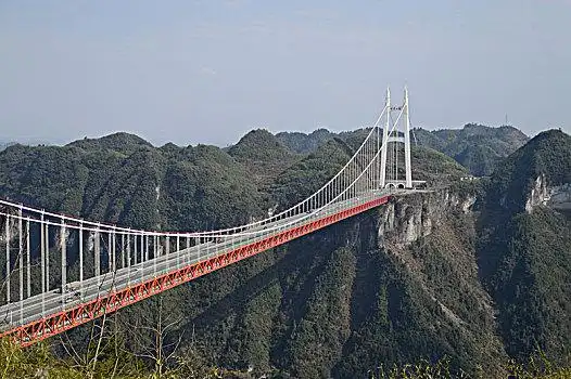 特大悬索桥图片