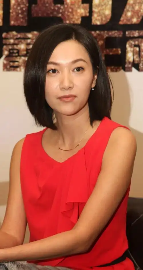 徐静蕾如今年过40岁了喜欢这种精致的美