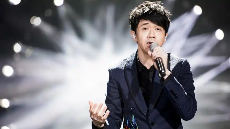 53岁光良回应隐婚藏子:既然是藏的也不用讲吧,还称自己不会寂寞