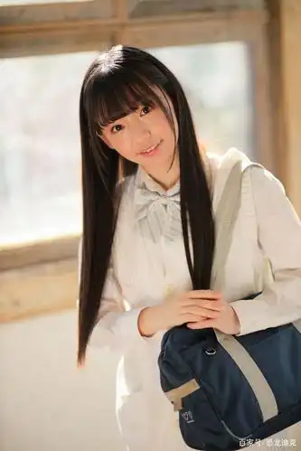 日本美少女尾野寺美沙,学生模样的打扮太清纯