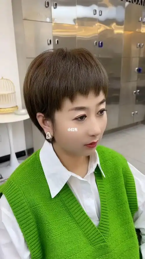 时尚减龄短发发型
