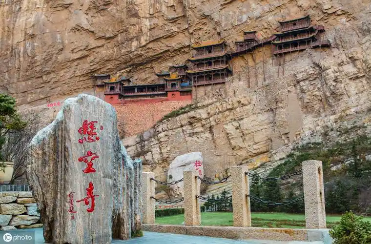 青海最低调的古寺,却是中国第二悬空寺,被誉为"西平莫高窟"