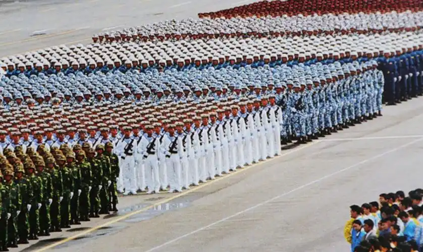 1999年国庆大阅兵陆军航空兵首次亮相中国陆军飞起来了