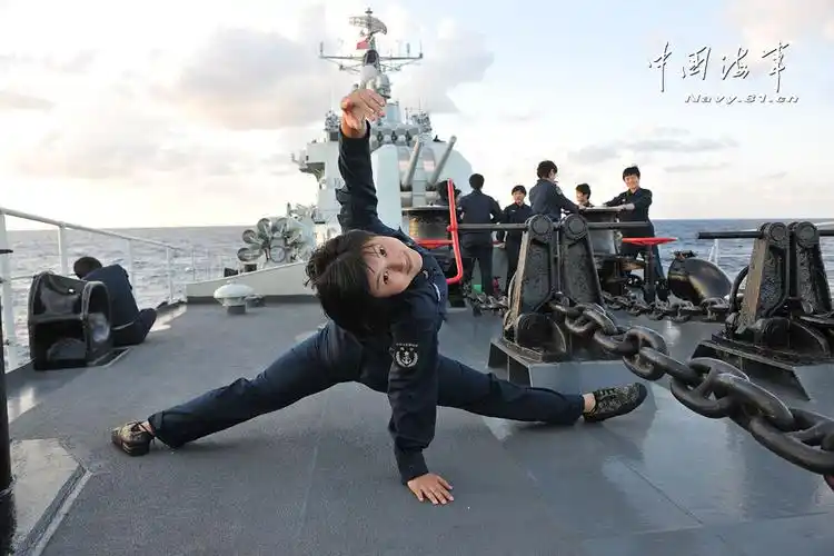 她们就是巾帼不让须眉的女水兵