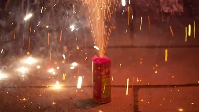 春节占50春节为什么放鞭炮对人类的危害有多大你知道吗