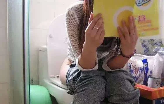 男人比女人更爱蹲厕所?