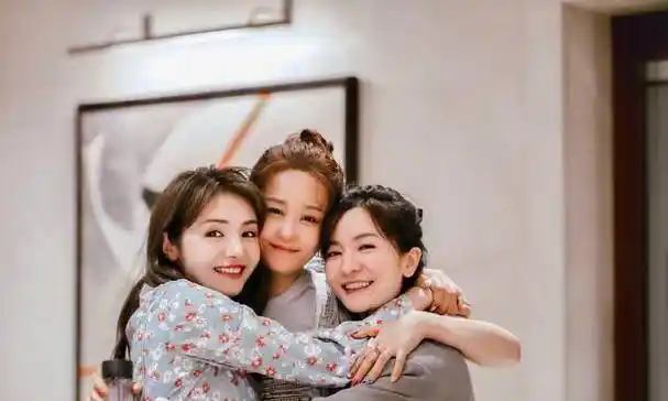 还珠三美重聚,麦迪娜,李晟均带老公出席,海陆难掩落寞