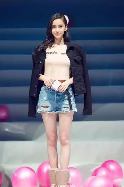 流行款,长筒靴,不过膝的那种……gracehartzelirenekim对于身高160cm