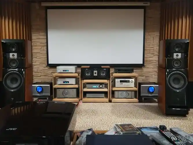 参观乌托邦玩家梁总的家庭影院兼音响房