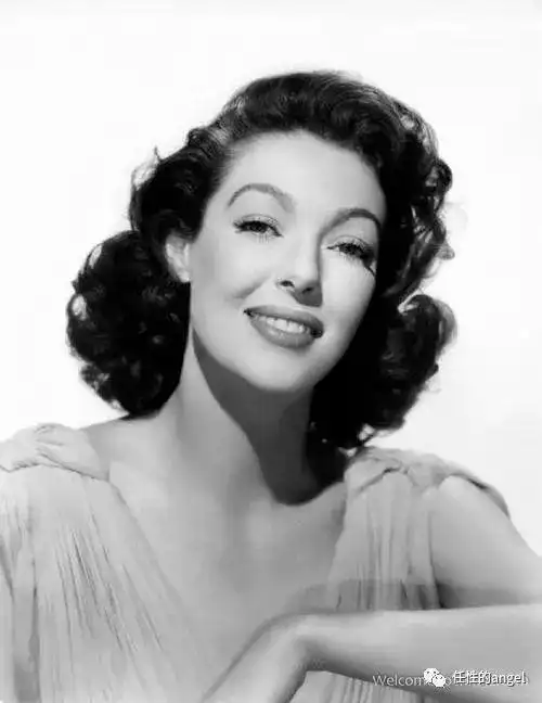 布 里 特 · 埃 克 兰(britt ekland)25芭 芭 拉 · 帕 金 斯(barbara