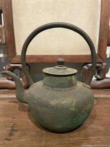 清代精致黄铜壶