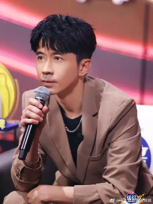 光良回应隐婚藏子