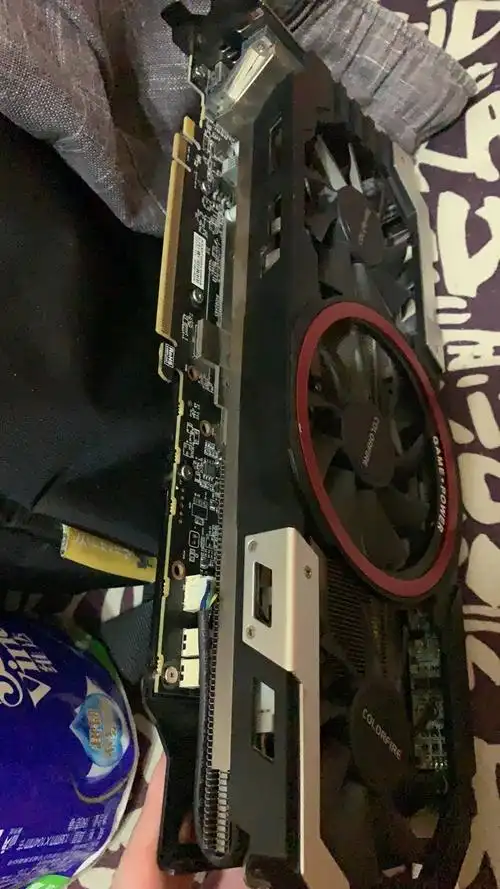 出一张七彩虹镭风rx580 4g(2048sp)398元,三风扇,金属背板,卡成色比较