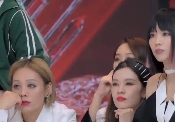 李斯丹妮团比宁静团票数高,张雨绮大喊:长脸了,谁注意宁静团?