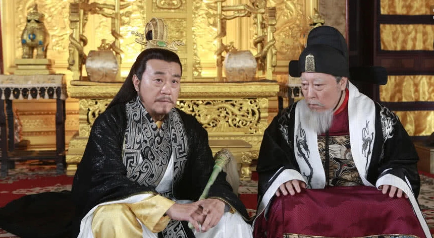 当朝皇帝朱允炆仓皇逃窜,燕王朱棣趁机篡位,自立为帝,明王朝在统治