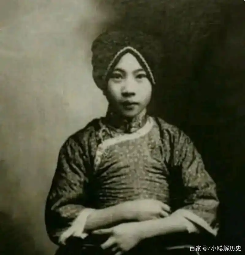 从窑姐到最美女土匪,张素贞靠实力称雄东北,为报仇杀200多日军