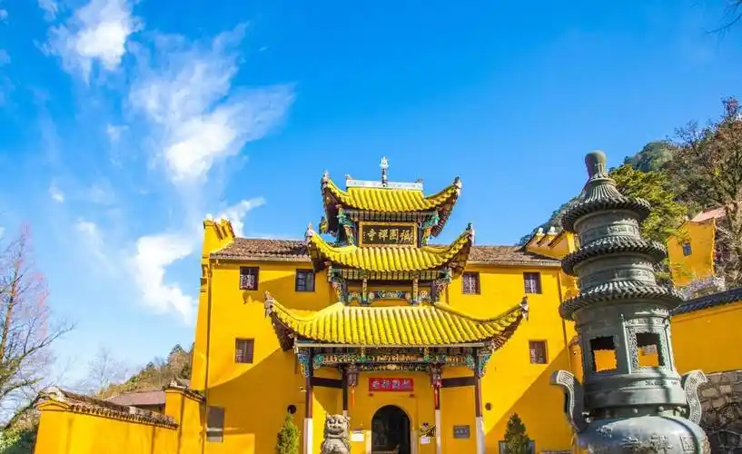 它是安徽九华山四大禅林之首,至今400多年历史,香火非常旺盛_建筑