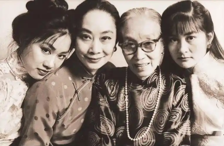 西方最受尊敬的华人女性一生甘为他人做嫁衣93岁却依然少女如初