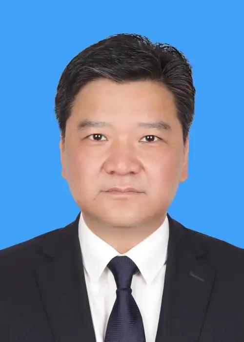 /p> p data-id="2iflma7w1vm">现任四川省峨眉山市委常委,市政府常务