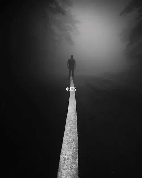 有时候你必须一个人前行这不是孤独而是选择配图文案