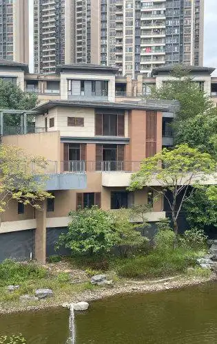 环湖独栋别墅外观实拍