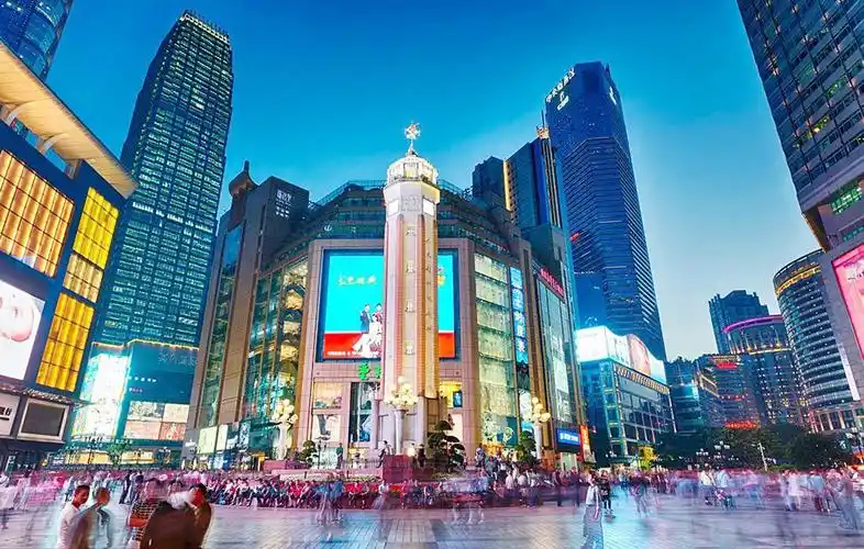 重庆标志性建筑 — 解放碑