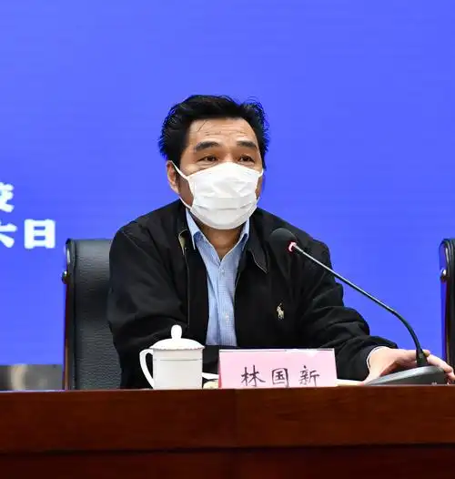 学校召开中层干部会议部署防疫与开学准备工作