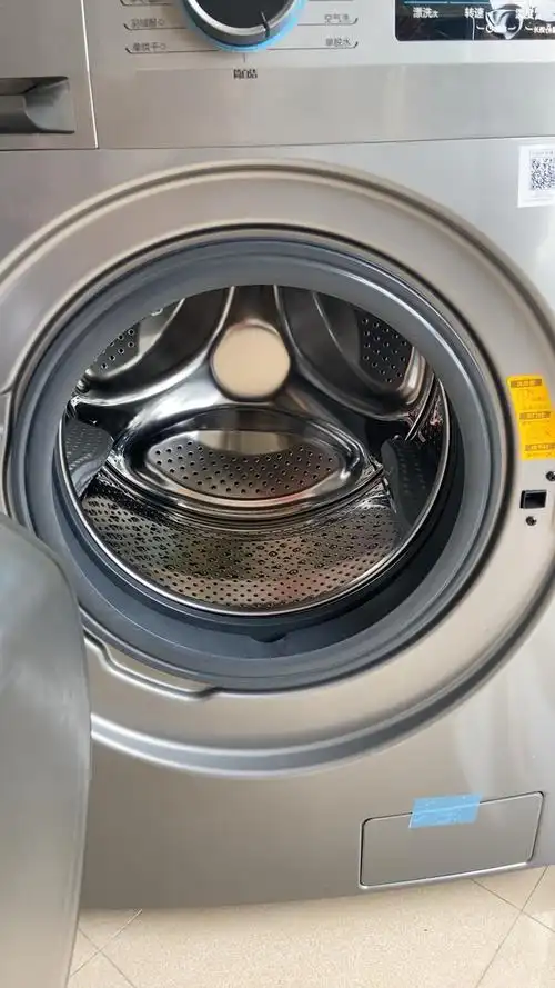 怎么用洗衣机洗羽绒服(怎么用洗衣机洗羽绒服不会爆炸)-第1张图片
