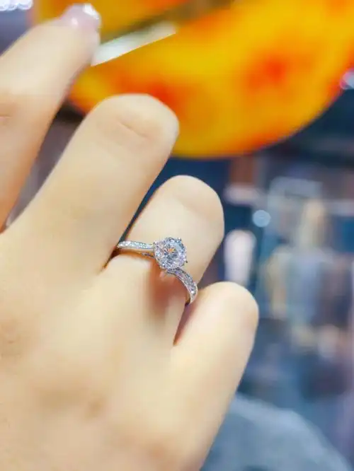 一克拉钻戒超美