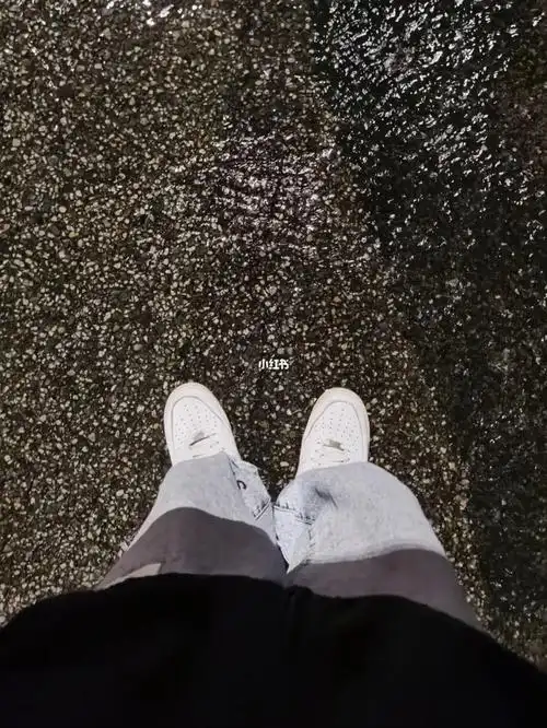 穿它,踩水嘎嘎不心疼#雨天 #nike af-1 空军一号  #生活碎片  #鞋控的