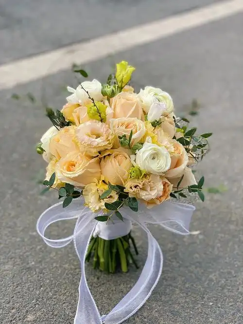 香槟色手捧花#新蔡花店 #柒喜花艺