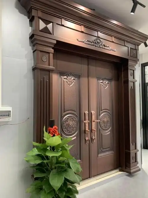 昨天6月25日中国熊熊轻奢别墅大门携手韦义友强势进驻太平盛大开业