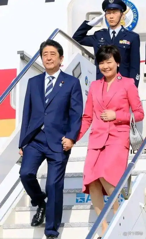 追星,喝酒的安倍昭惠,最不像首相夫人的另类第一夫人