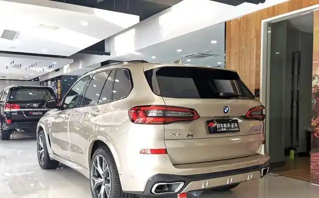 宝马x5到店:"金色"专属定制版,亮眼十足
