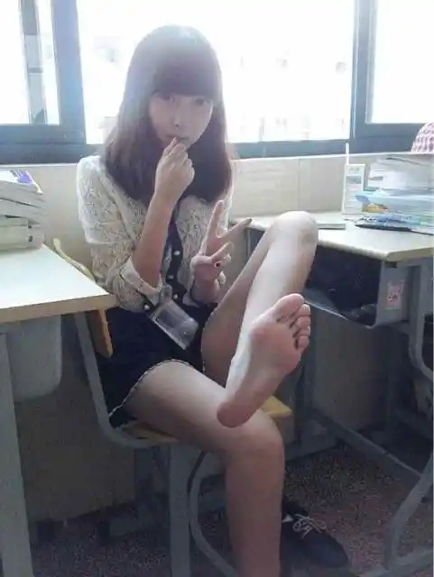 无鞋.丝袜.带脸.〈申精〉_看图_黑丝吧_百度贴吧