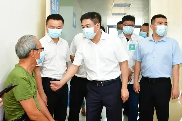 市委常委,文城镇党委书记王康强,副市长何欢宝参加调研.