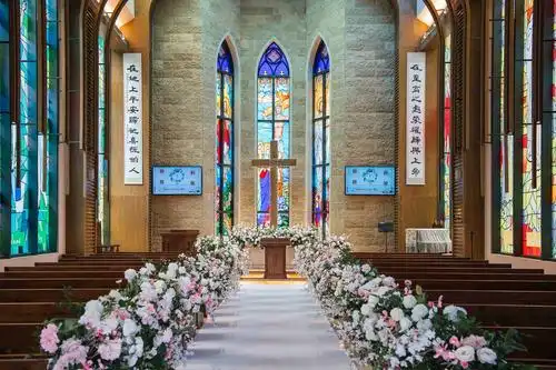 重庆哪些地方可以办教堂婚礼