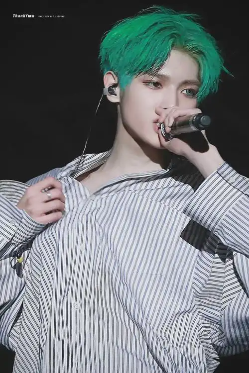 嗑颜bot#投稿 李泰容  171201mama 绿发异瞳