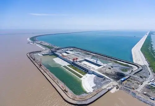 中国规模最大的填海工程挖空两座山造海上城市总投资600亿