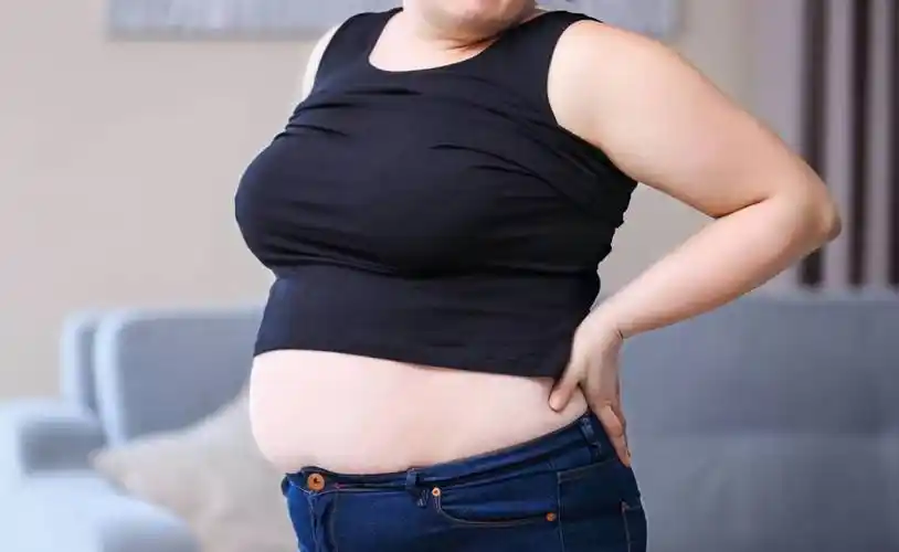 腹部肥胖的人要比正常腰围着死亡风险率高出20%.