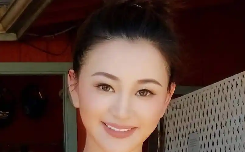 吴秀波回到妻子身边,仍是雅痞大叔依旧很潇洒_生活_陈昱霖_事情