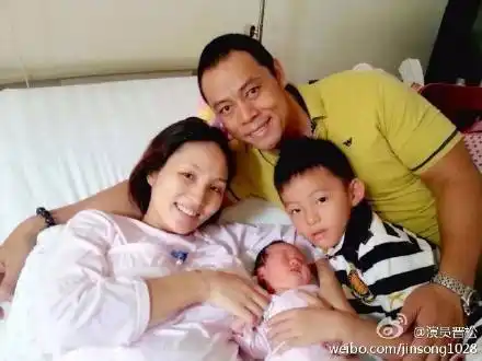 晋松老婆李汶桐图片 晋松是什么运动员