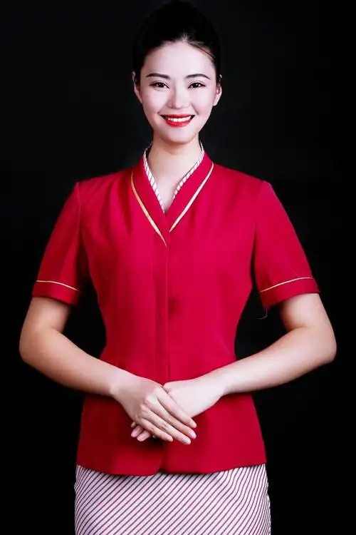 作为一个热爱旅游的女生,我时常会在网上刷到一些关于空姐的短视频