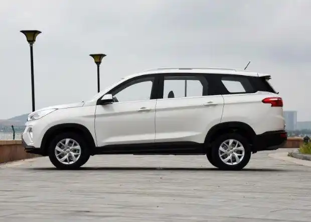 最便宜的中型7座suv五菱宏光s3解析仅售5万多起顶配不到8万