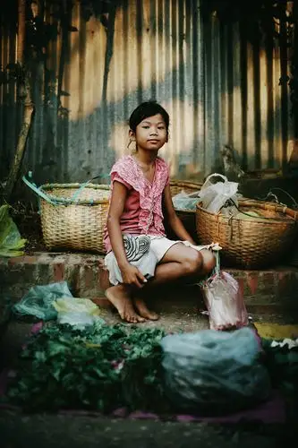买菜的小女孩 这是我在老挝记忆.
