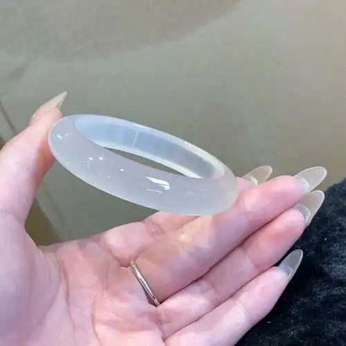 高冰玛瑙手镯女天然香槟玉髓镯子马料冰种白月光荔枝冻玉镯送女友