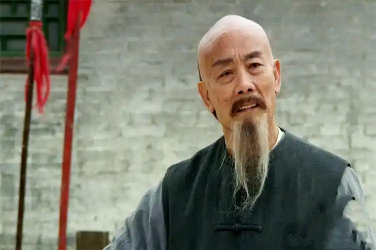 电影《笑神穷不怕》——相声界"开山祖师"朱绍文的艺术人生