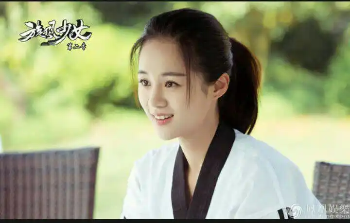 安悦溪在旋风少女第二季中,饰演戚百草.