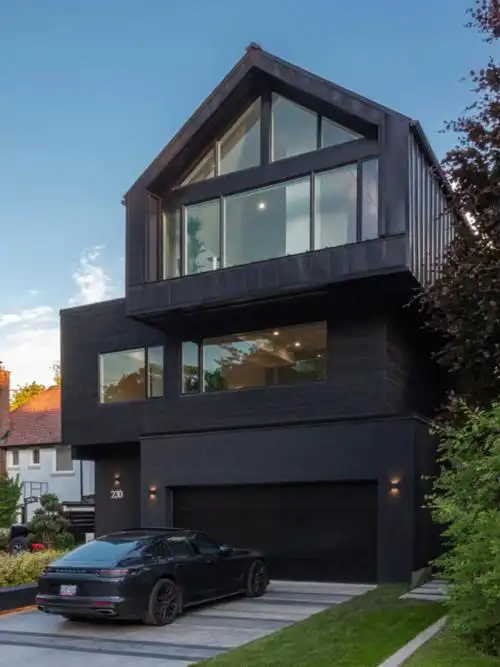 坡屋顶黑色精致一户建度假风别墅住宅设计