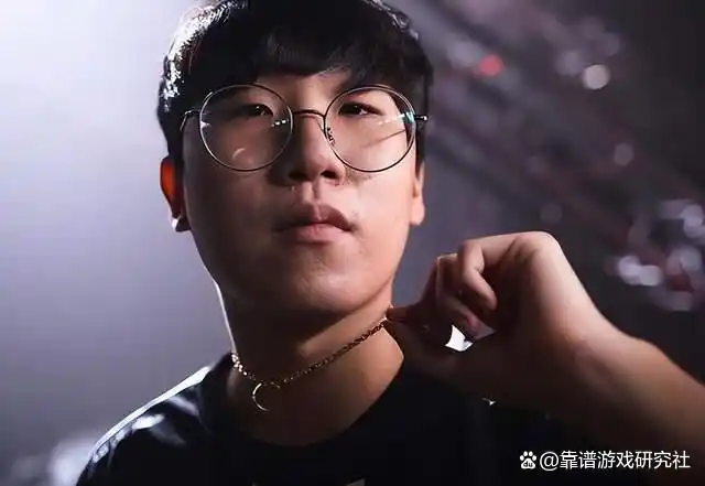 lol:uzi锐评尺帝在lpl降维打击,没人打得过,jdg战队中单有话说